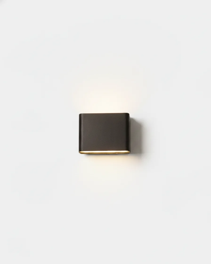 Outdoor Wall Light Aluminum Oval | Matio