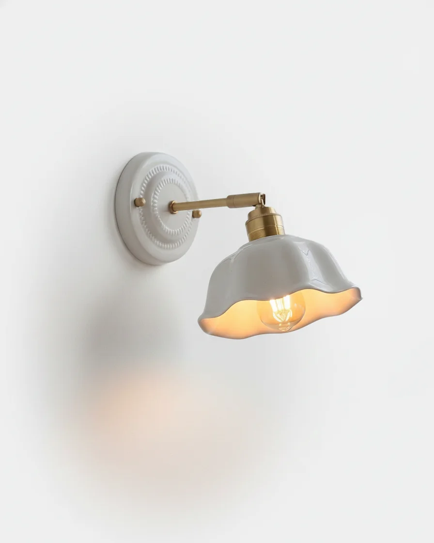 Wall Sconce Ceramic Scalloped Brass | Grizok