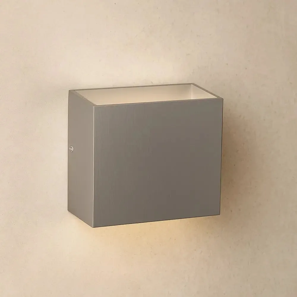 Wall Sconce Brushed Aluminum Square LED | Quadro