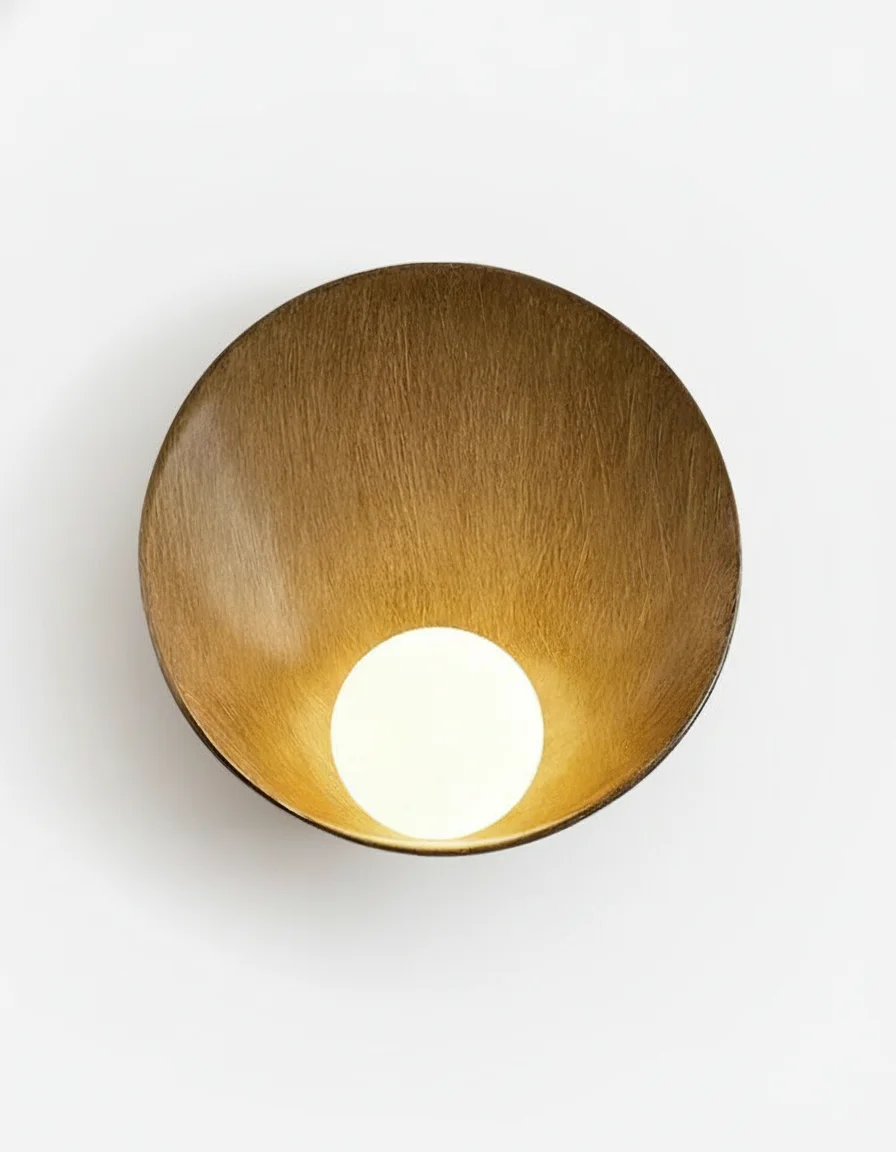 Wall Sconce in Resin and Opal Glass | Myro