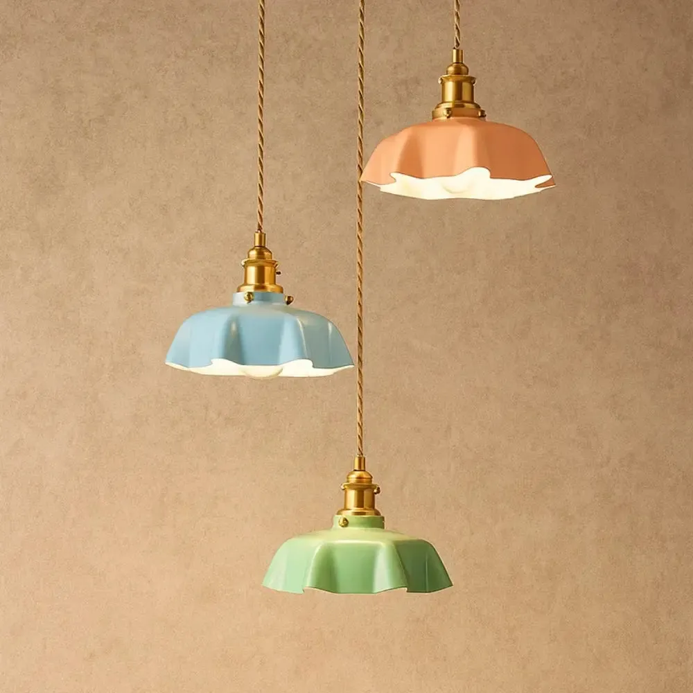 Pendant Light in Brass with Scalloped Glass | Aurum